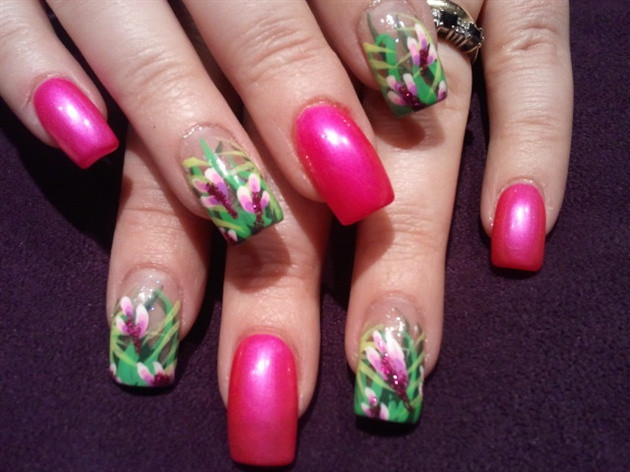 Tropical Flower Nail Designs
 tropical flowers Nail Art Gallery