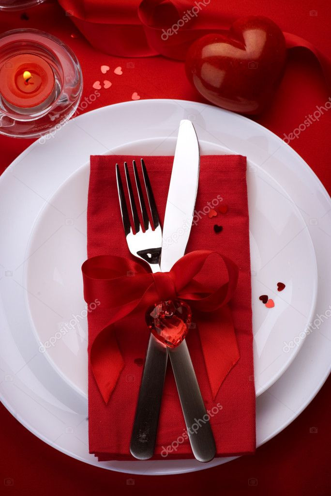 Valentine'S Day Dinner
 Romantic Dinner Place setting for Valentines Day — Stock