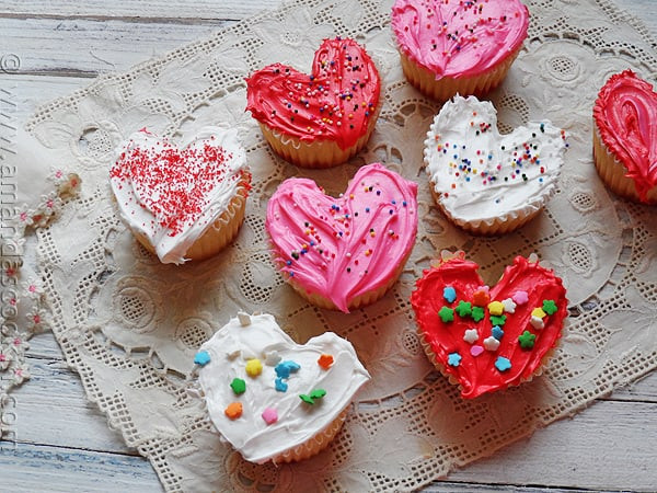 Valentines Cupcakes Recipes
 Valentine Cupcakes Frosted Hearts for Valentine s Day