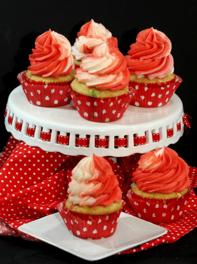 Valentines Cupcakes Recipes
 Red and White Vanilla Valentine’s Day Cupcakes