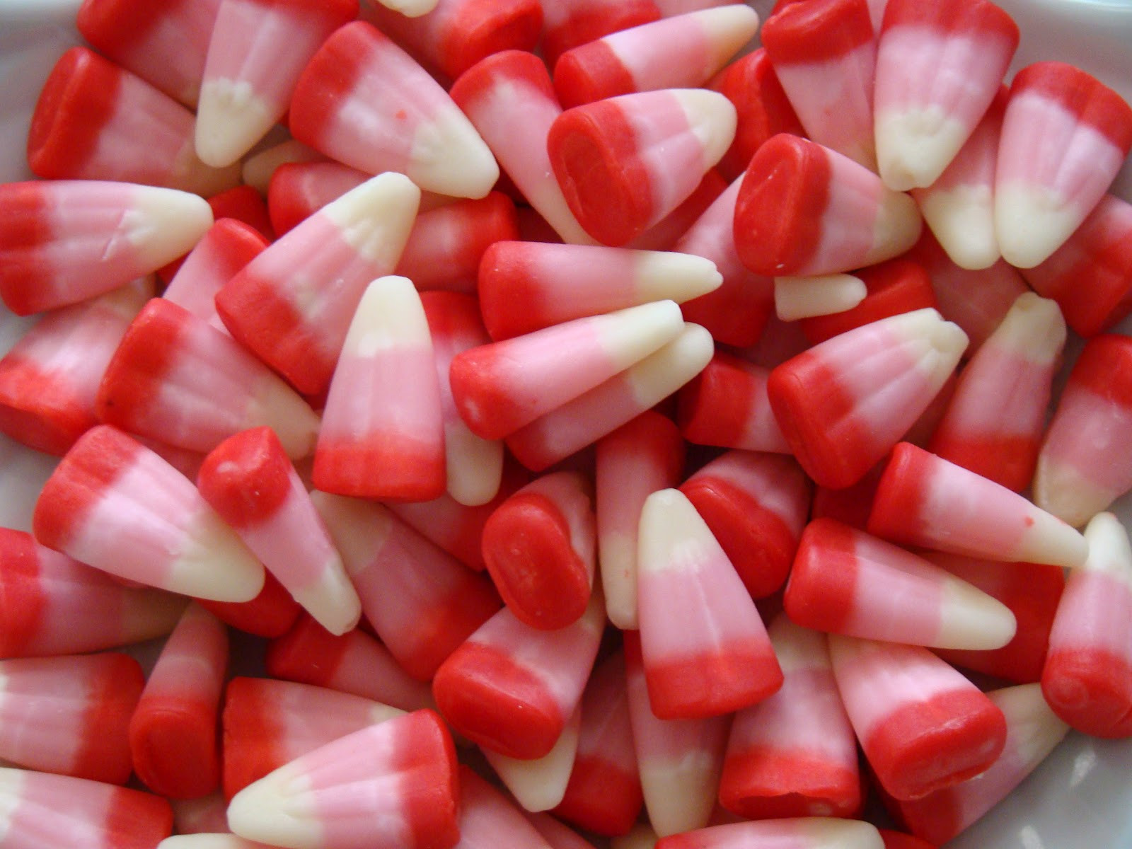 Valentines Day Candy Corn
 SweetBakedLove Love Bites t really Love is Grand