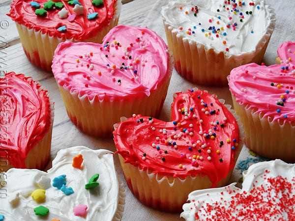 Valentines Day Cupcakes
 Valentine Cupcakes Frosted Hearts for Valentine s Day