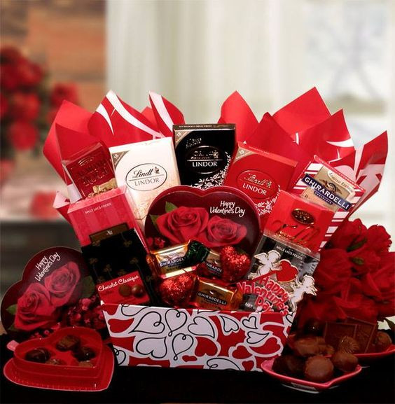 Valentines Day Gift Online
 6 Best Ways To Celebrate Your First Valentine’s Day After