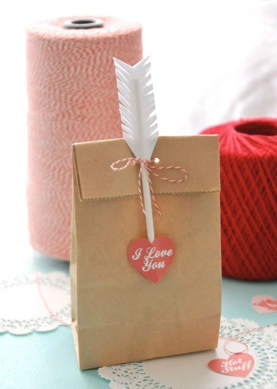 Valentines Day Gift Wrapping Ideas
 30 DIY Gift Wrapping Examples for Valentine s Day Sortra