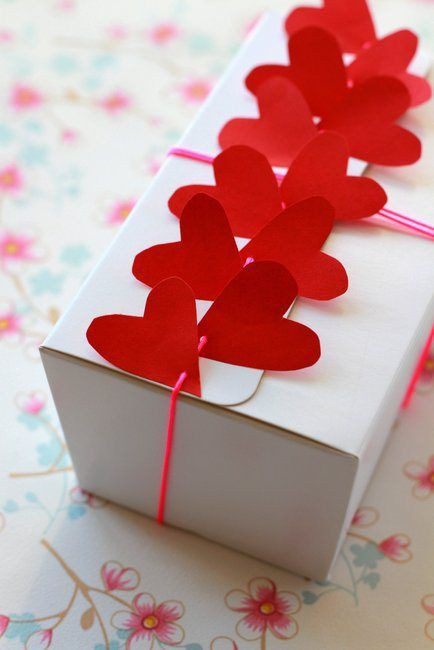 Valentines Day Gift Wrapping Ideas
 Simple but cute baked goods packaging for Valentine s Day