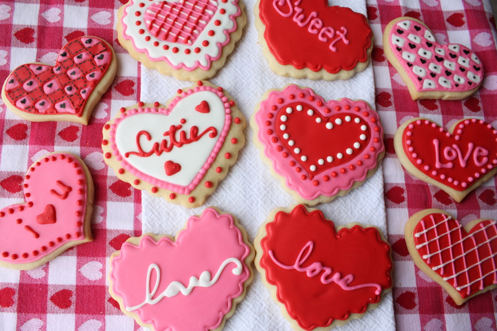 Valentines Day Sugar Cookies
 It s Written on the Wall Let s Learn How to Decorate