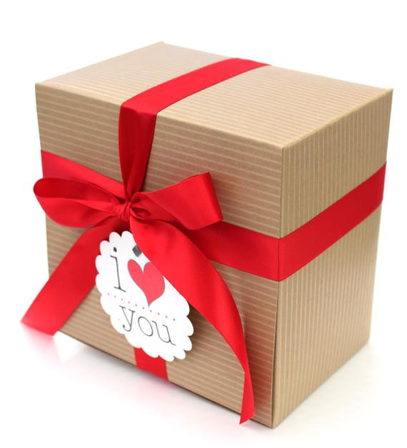 Valentines Gift Box Ideas
 Items similar to Valentines Gift Wrap Recycled