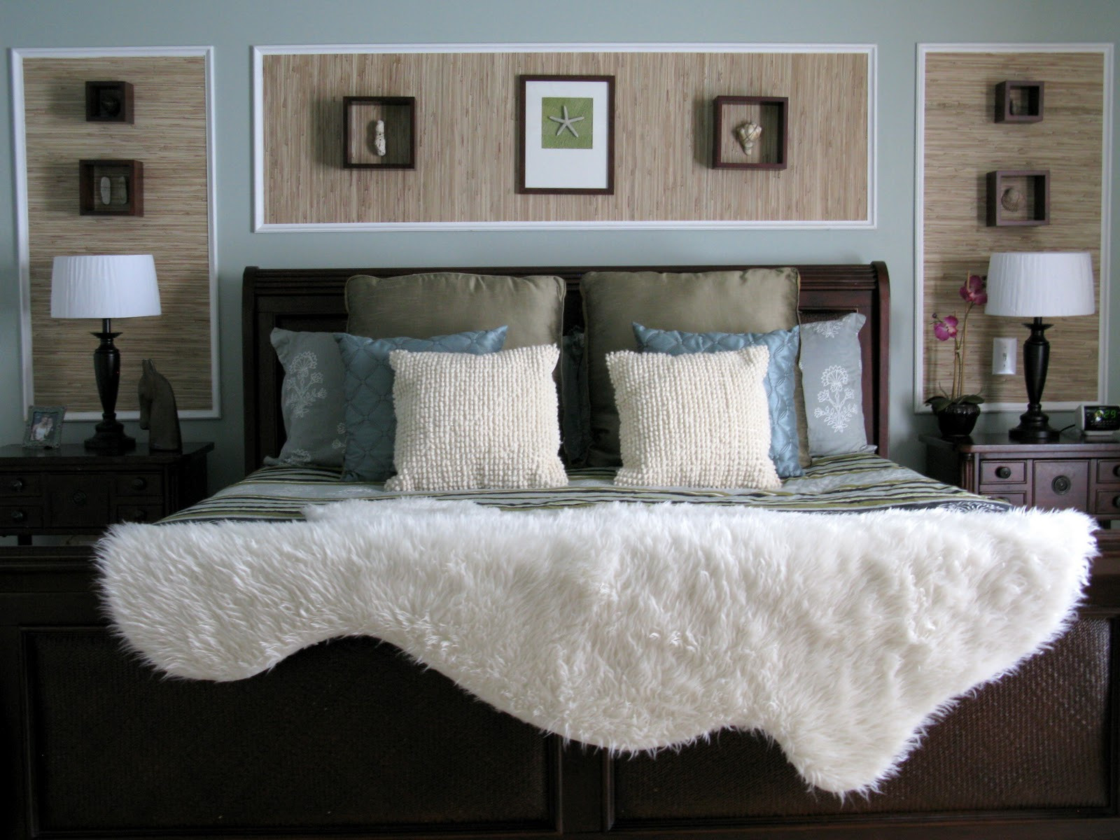 Wall Decorations For Master Bedroom
 LoveYourRoom Voted e of the Top Bedrooms by Houzz