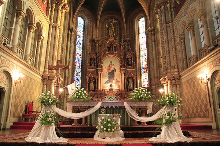 Wedding Altar Decorations
 9 Strikingly Simple Ideas Church Decoration For Wedding