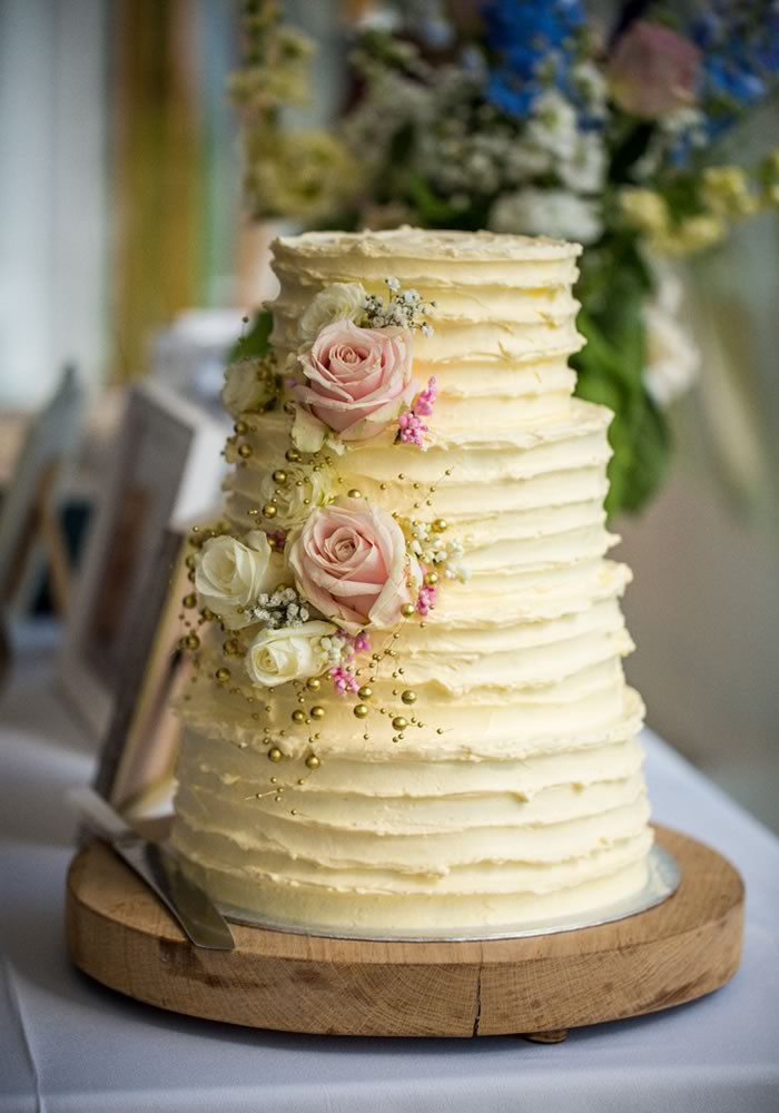 Wedding Cake Decor
 6 simple and sweet ideas to decorate your wedding cake