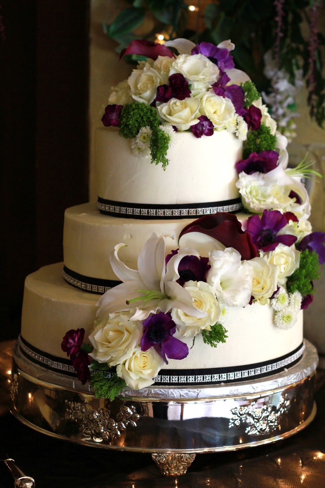 Wedding Cake Decor
 Exquisite Cookies 3 Tier wedding cake with fresh flowers
