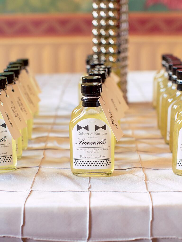 Wedding Favors Gift Ideas
 20 DIY Wedding Favors for Any Bud