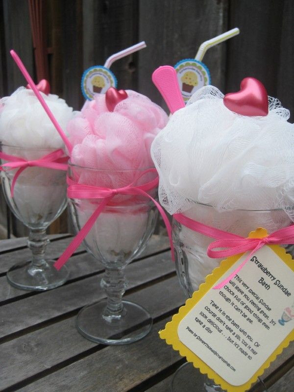 Wedding Party Gift Ideas Cheap
 This seems like cute inexpensive party favor Adorable