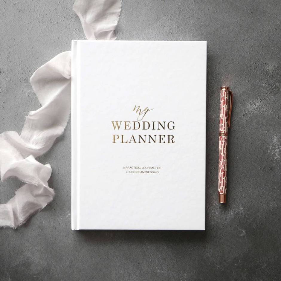Wedding Planning Gift Ideas
 10 gorgeous t ideas for the newly engaged couple