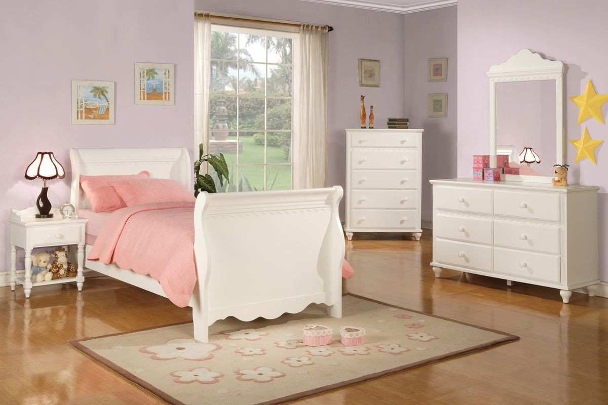 White Dresser For Kids Room
 White sleigh bed & dresser Kids room