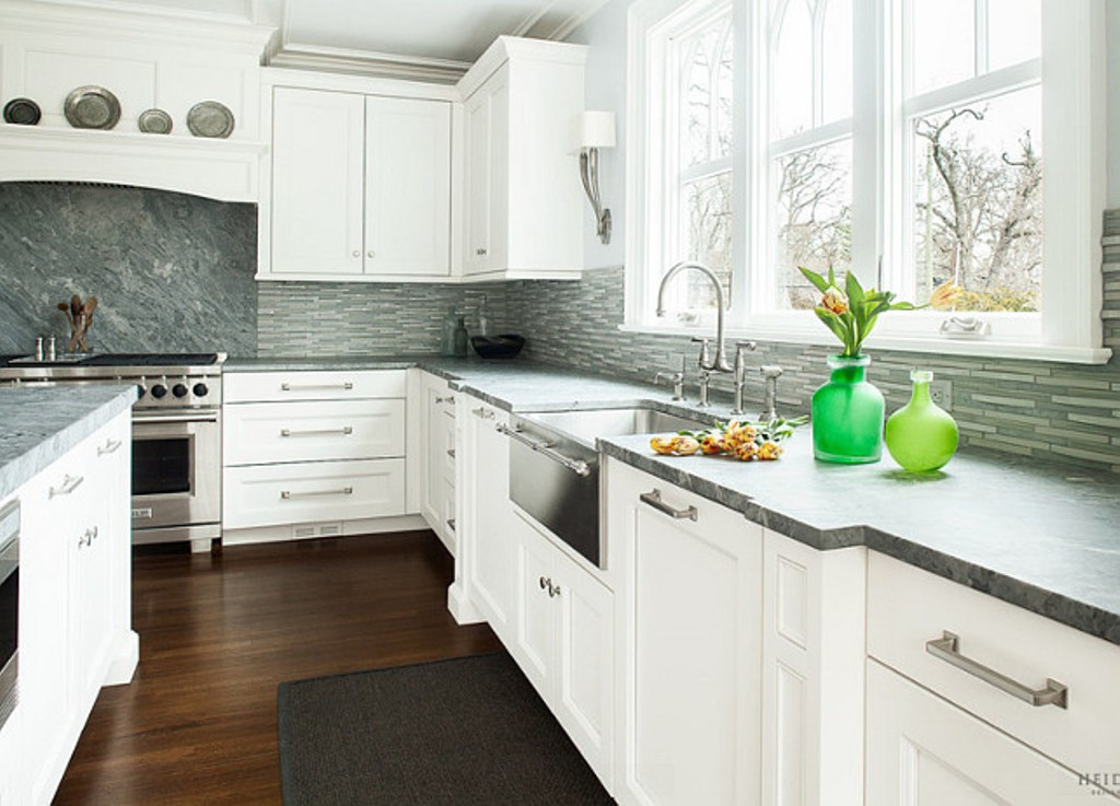 White Kitchen Cabinet Backsplash Ideas
 9 Kitchen Backsplash Ideas for f White Cabinets