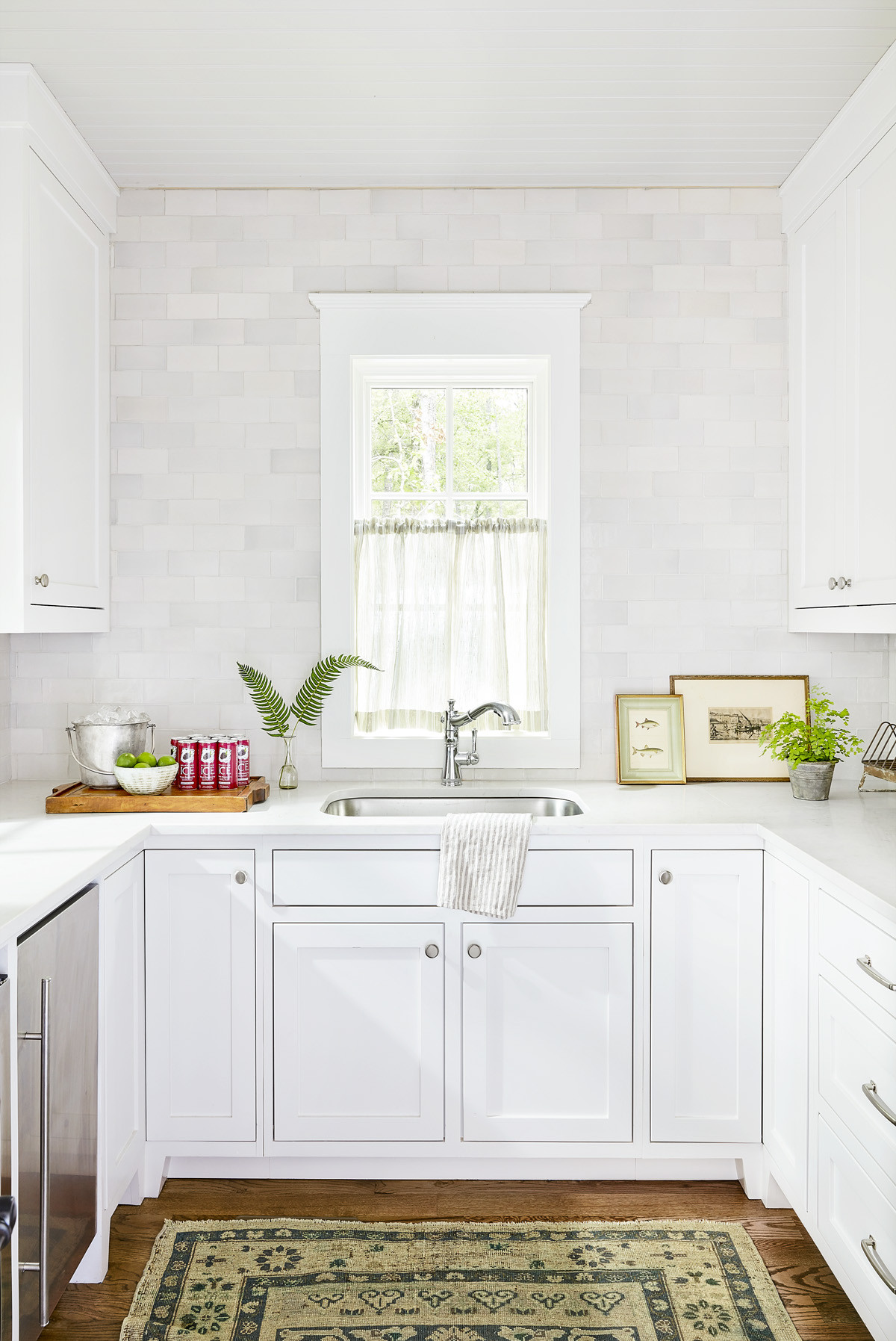 White Kitchen Design Ideas
 24 Best White Kitchens of White Kitchen Design