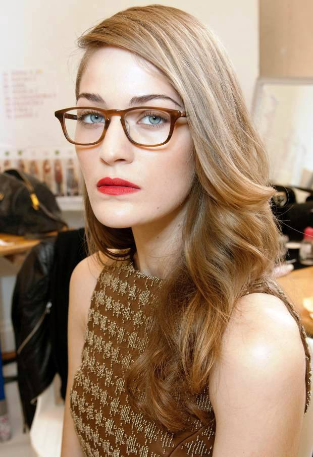 Womens Hairstyle
 25 Hairstyles For Women With Glasses To Look Stunning