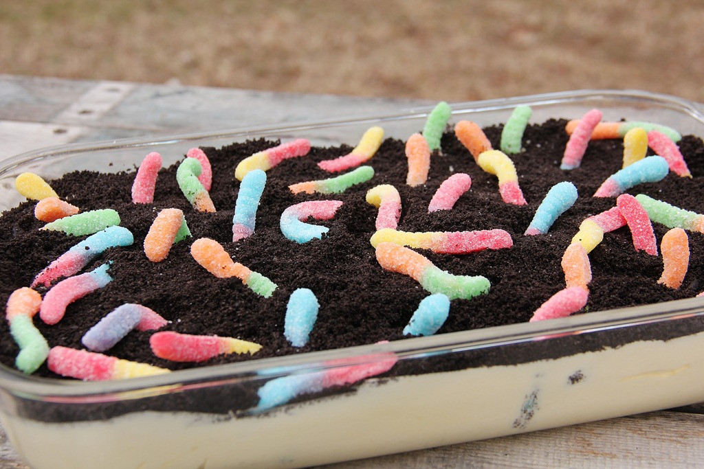 Worms In Dirt Dessert
 Dirt & Worms Dessert