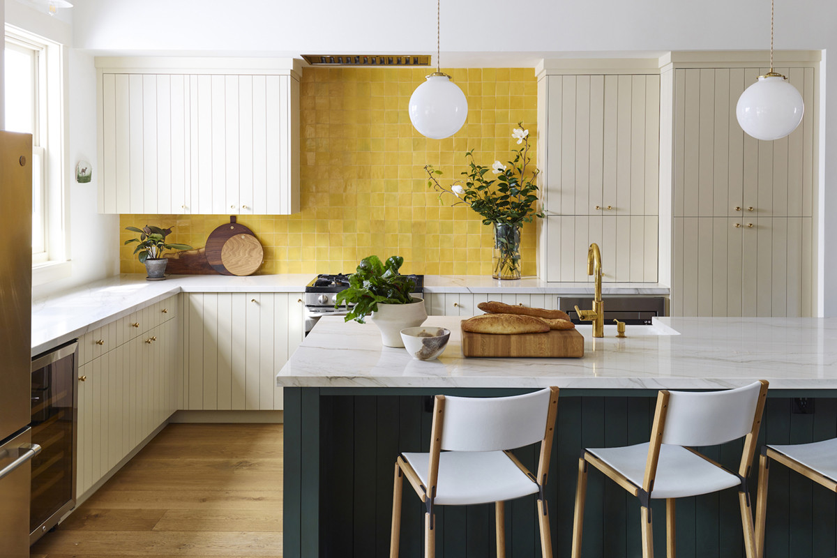 Yellow Kitchen Backsplash
 A Bold Yellow Backsplash Makes This Kitchen – Elect