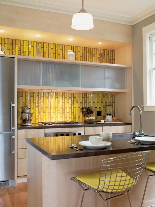 Yellow Kitchen Backsplash
 10 Retro Kitchen Remodels Visual Remodeling Blog