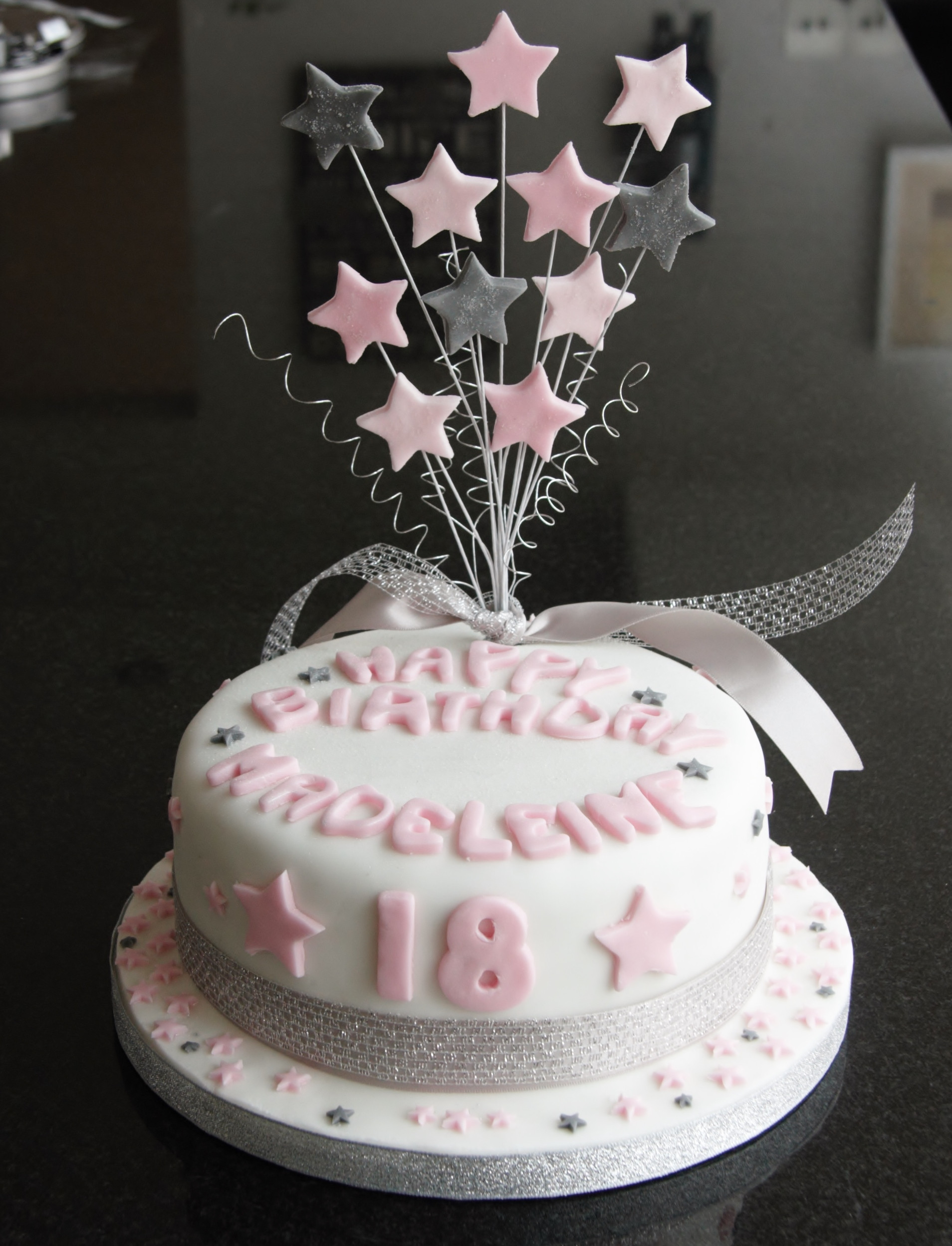 18Th Birthday Cake
 18th Birthday Star Cake and Cupcakes – lovinghomemade