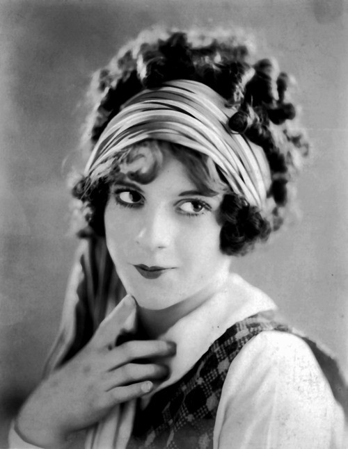 1920 Women Hairstyles
 Chelsea s Style Tips Evolution of Hairstyles 1910 s 1920 s