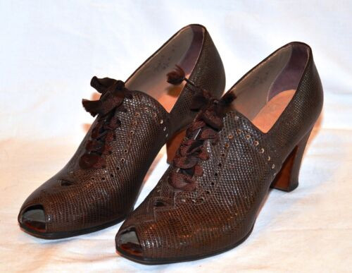 1940'S Women'S Hairstyles
 Vintage FLORSHEIM 1940 s Women s 2" High Heel Shoes