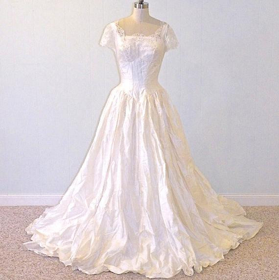 1950s Vintage Wedding Dresses
 Vintage 50s Wedding Dress 1950s Wedding Gown Ivory Silk