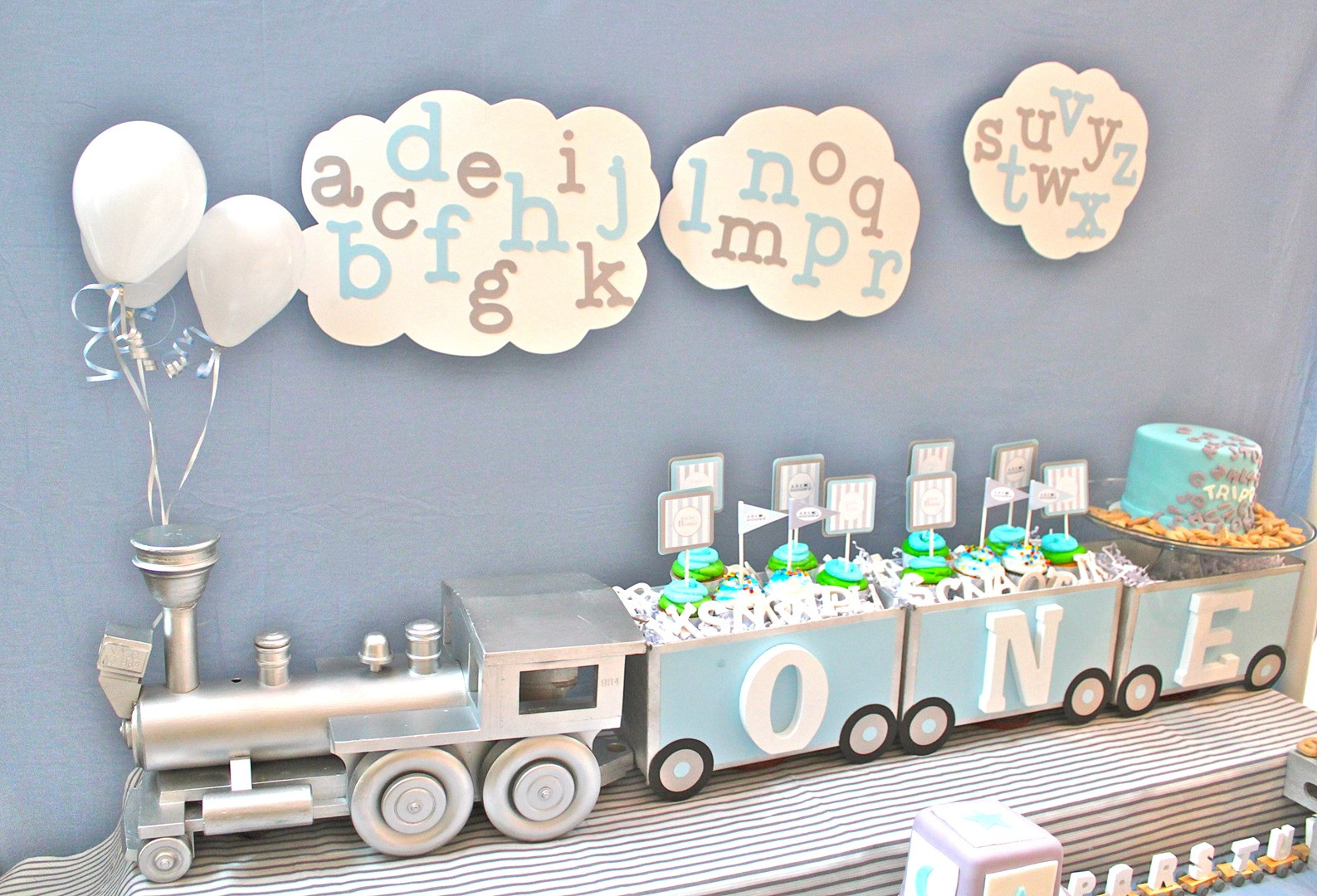 1St Birthday Party Decorations For Baby Boy
 8 Cute Boy 1st Birthday Party Themes — DIY SWANK