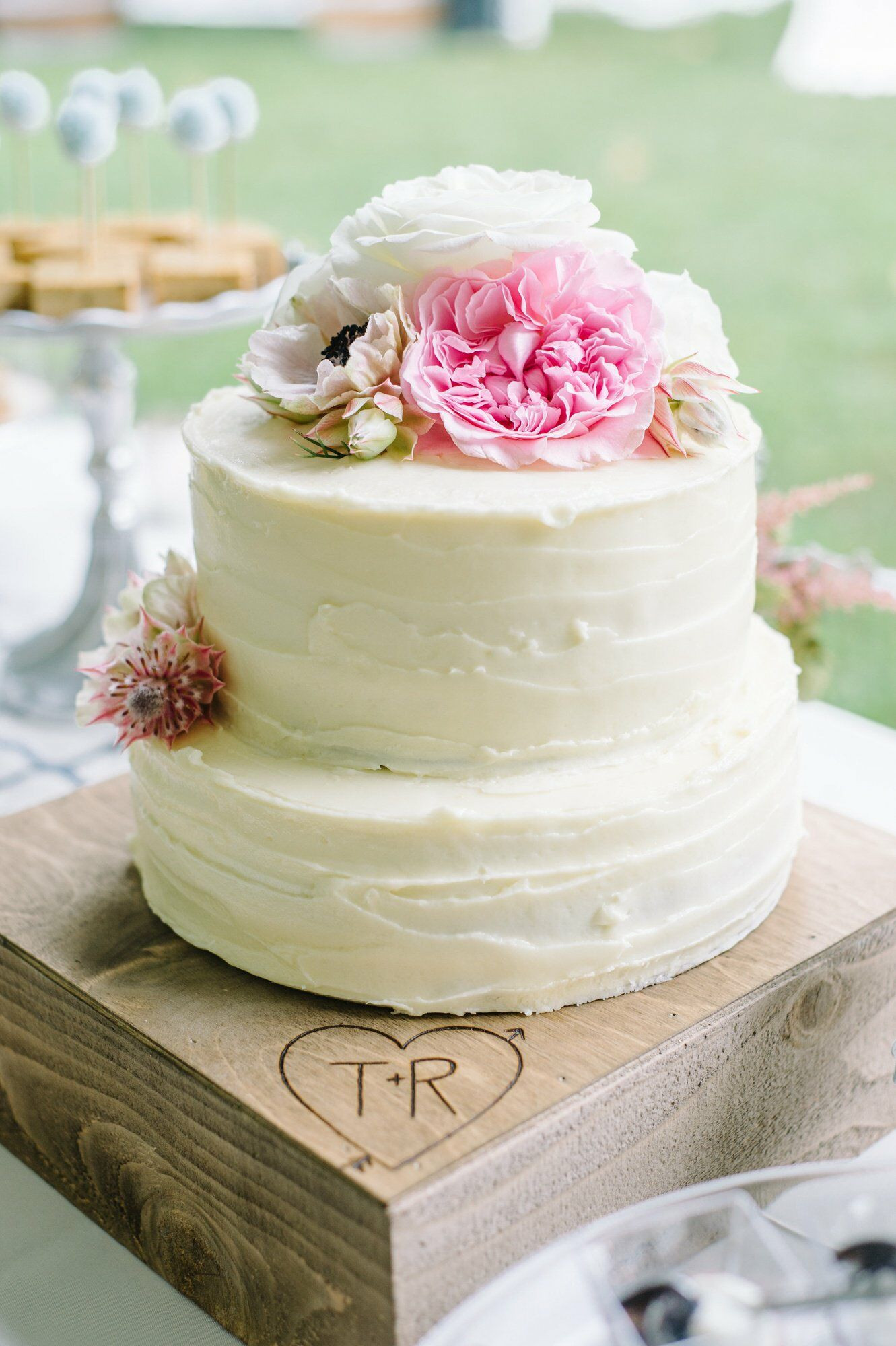 2 Tier Wedding Cake
 Two Tier Buttercream Wedding Cake