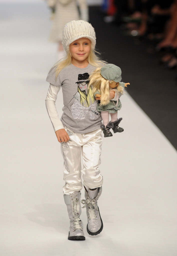 90'S Fashion For Kids/Girls
 Fashion Kids For "Children In Crisis" Milan Fashion Week
