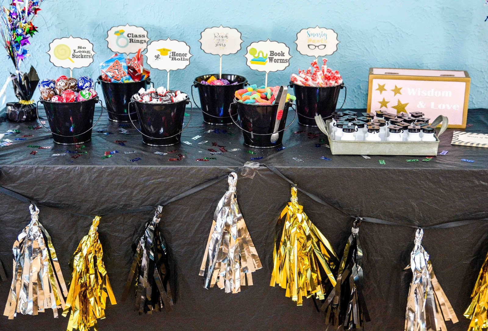 Affordable Graduation Party Ideas
 Theresa s Mixed Nuts Inexpensive Graduation Party Ideas