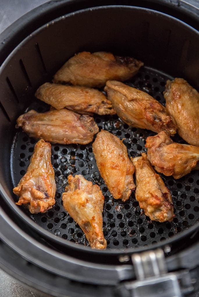 Air Fryer Chicken Wings Recipe
 Easy Air Fryer Chicken Wings Garnished Plate