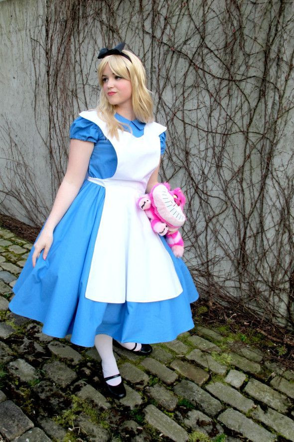 Alice And Wonderland DIY Costume
 DIY Alice in Wonderland Costume