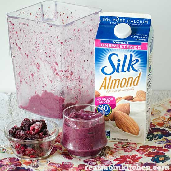 Almond Milk Fruit Smoothies
 fruit smoothie with almond milk