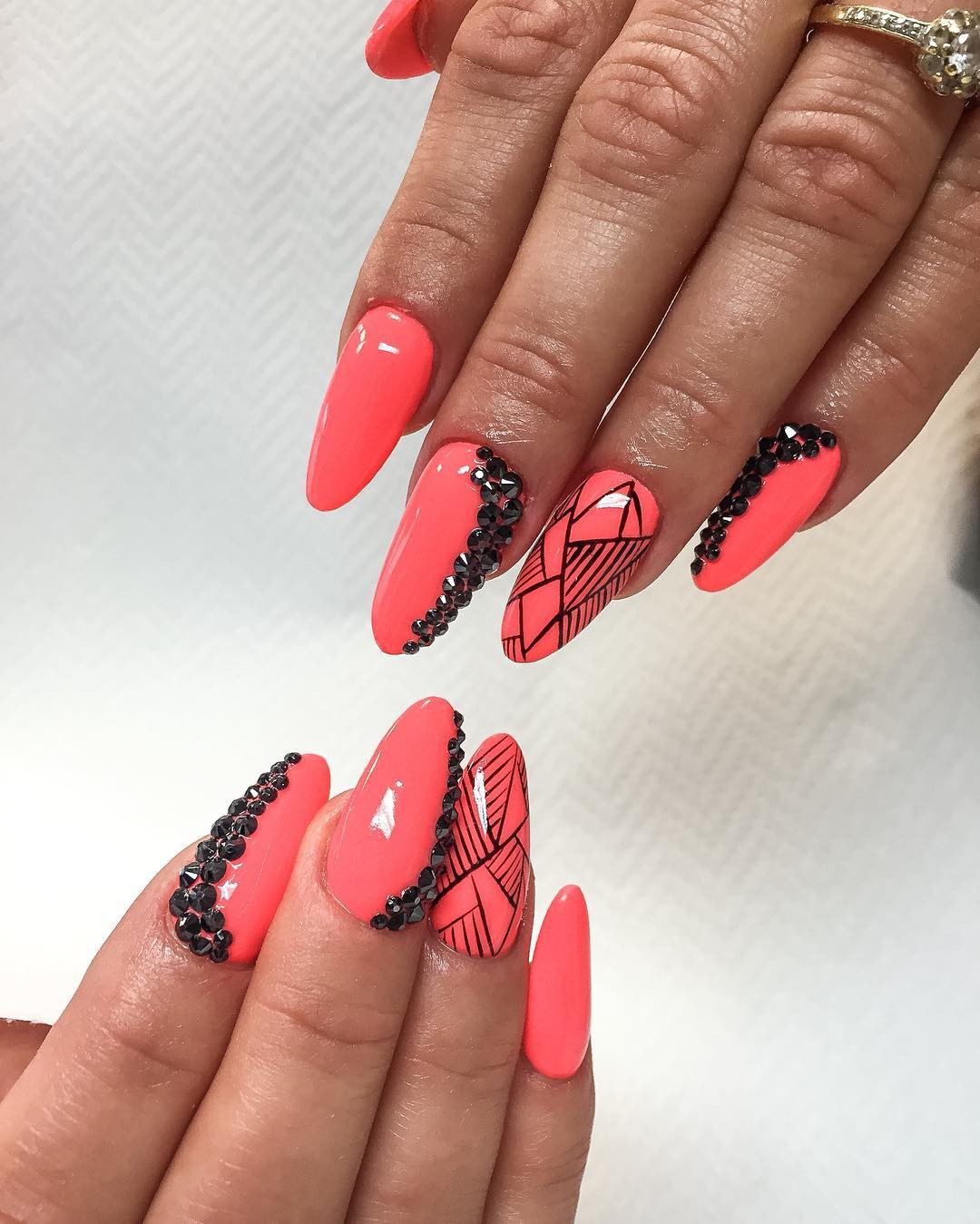 Almond Nail Designs
 Top 45 Luxury Almond Shaped Nails