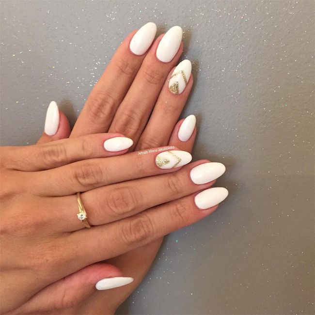 Almond Shaped Nail Ideas
 gold and white almond shaped nail designs