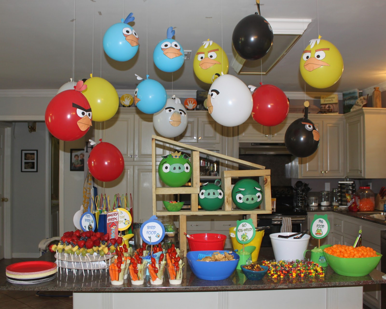 Angry Birds Party Food Ideas
 Kidspired Creations Angry Birds Birthday Party
