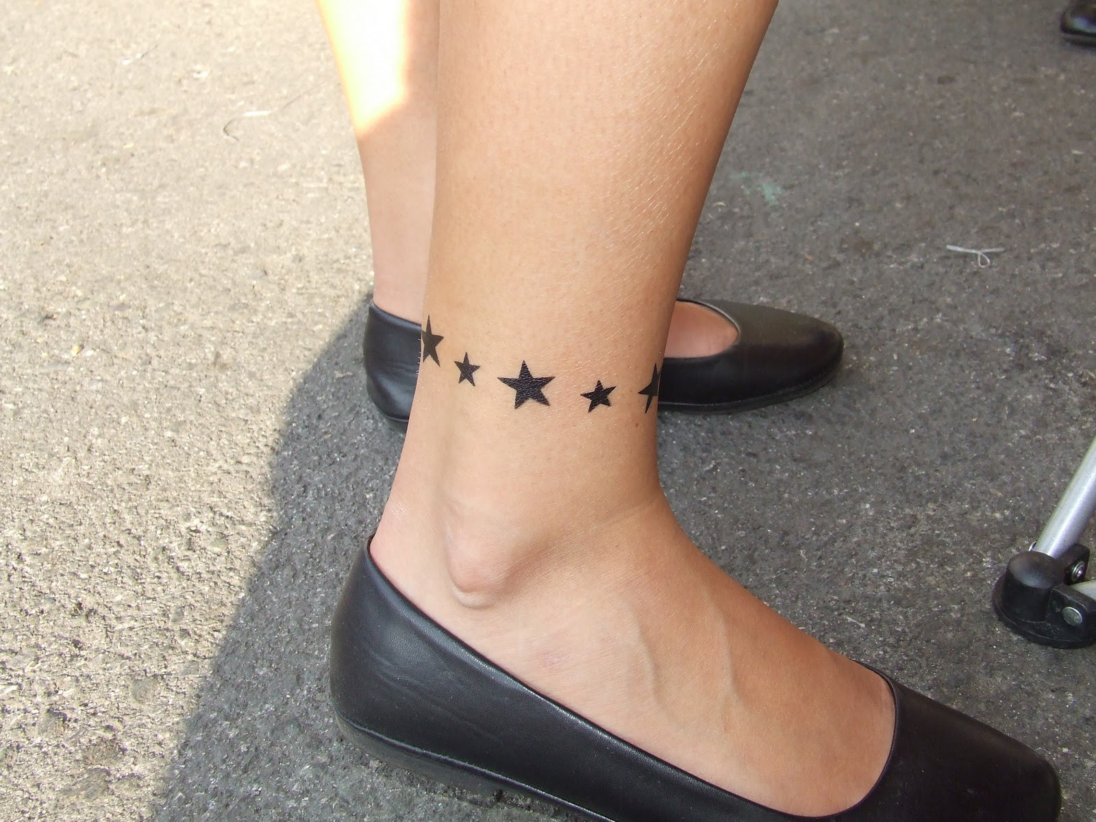Anklet Tattoo
 fashion2wear Ankle Bracelet Tattoo New Art for Women