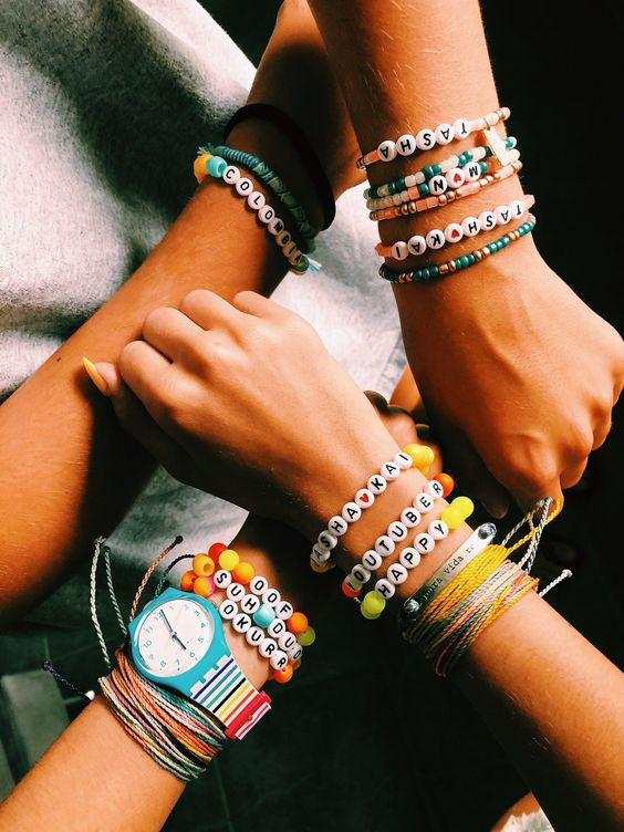 Anklet Vsco
 A Guide To Choosing & Styling Your Charm Bracelets – The