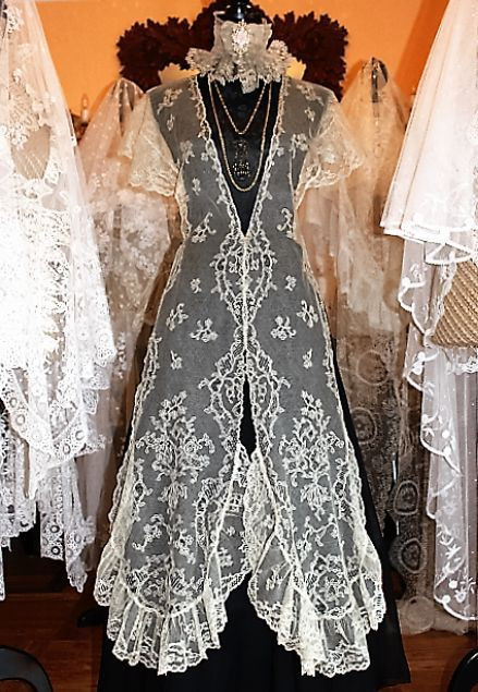 Antique Wedding Veils
 Magnificent Antique Brussels Lace Shawl Wedding Veil