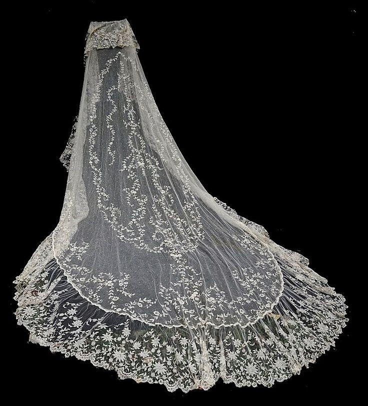 Antique Wedding Veils
 756 best images about Bridal Veils and Headpieces on Pinterest