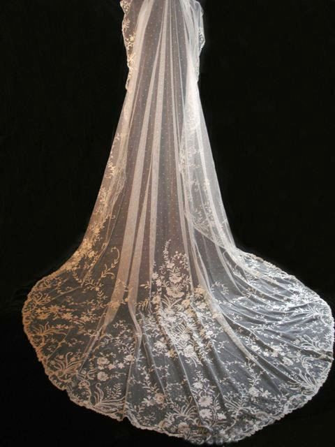 Antique Wedding Veils
 Antique brussels lace point de gaze wedding veil