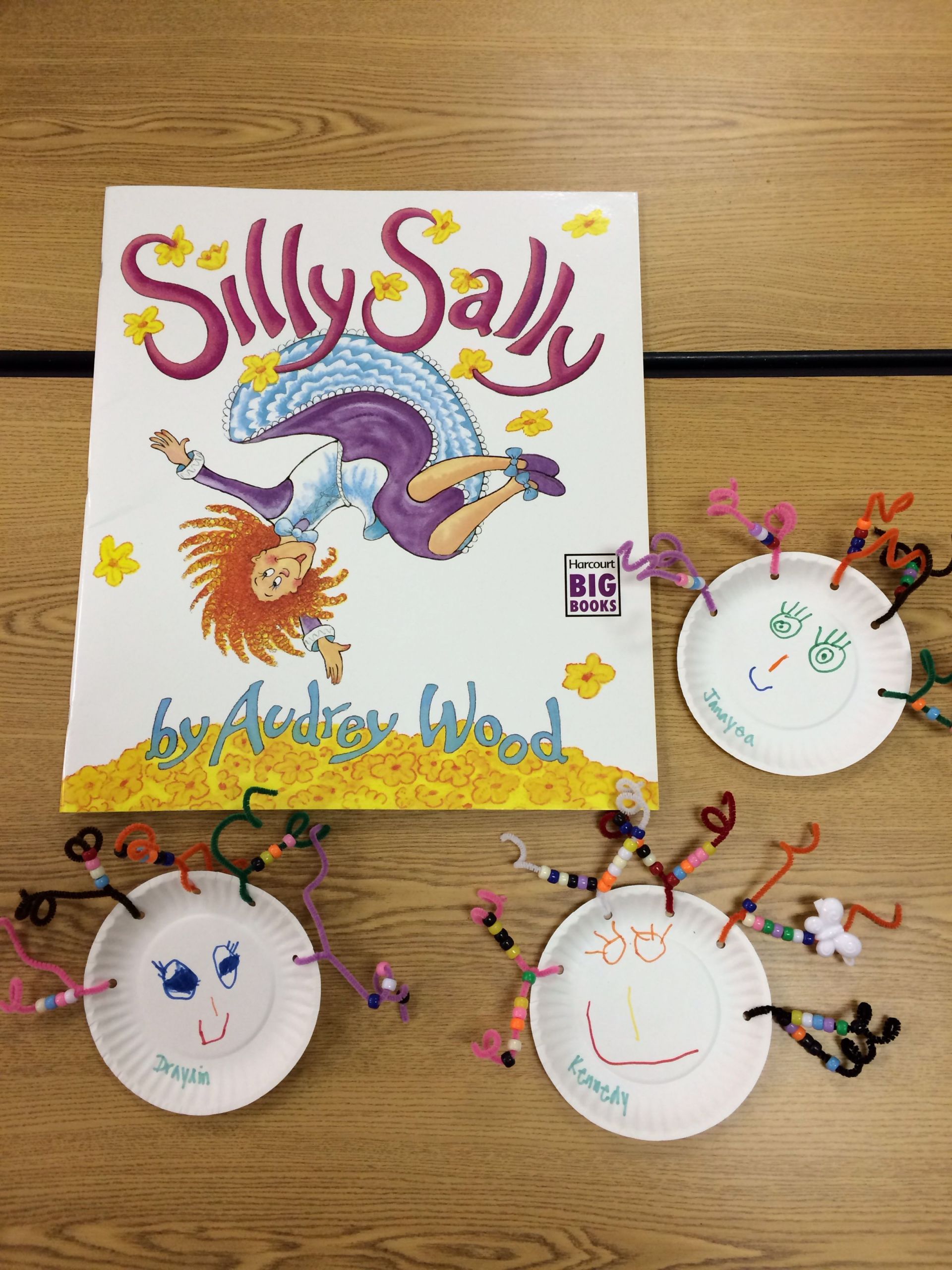 Art Activity For Preschoolers
 Silly Sally preschool art project