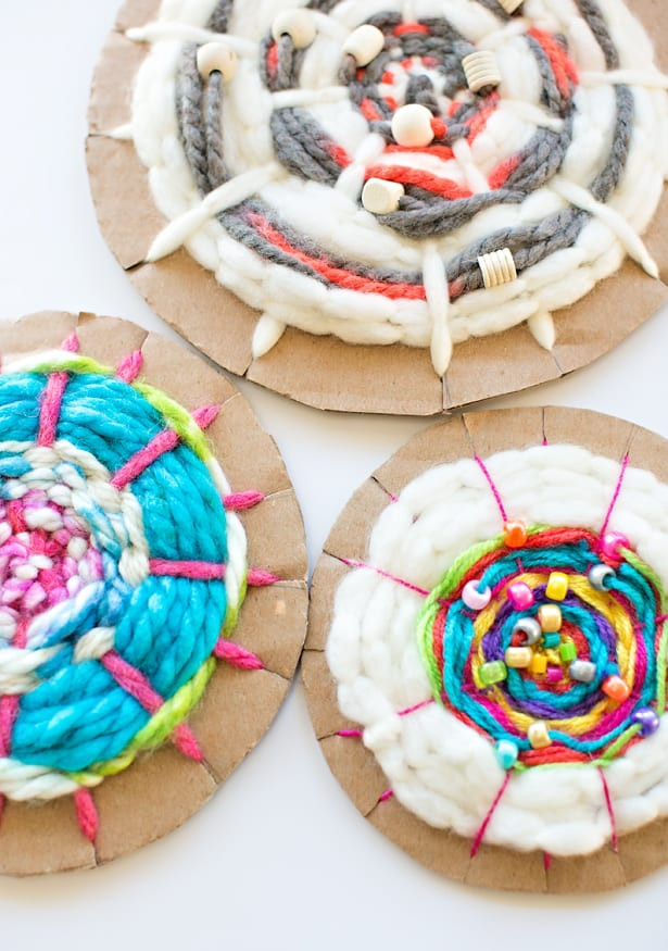 Arts And Craft Ideas For Kids
 EASY CARDBOARD CIRCLE WEAVING FOR KIDS