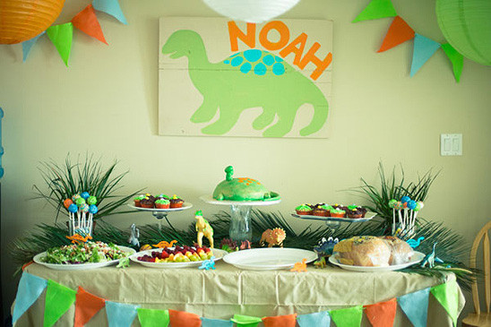 Baby Dinosaur Party
 Dinosaur Themed Birthday Party Ideas Plan Dinosaur Themed