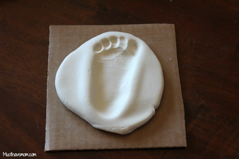 Baby Footprints DIY
 Get Professional Baby Footprints by Made With Love