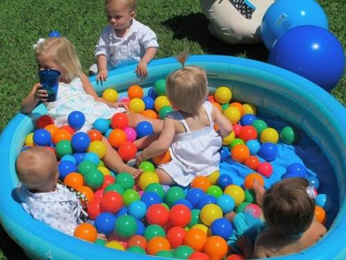 Baby Pool Party
 6 cheap & fun party activities