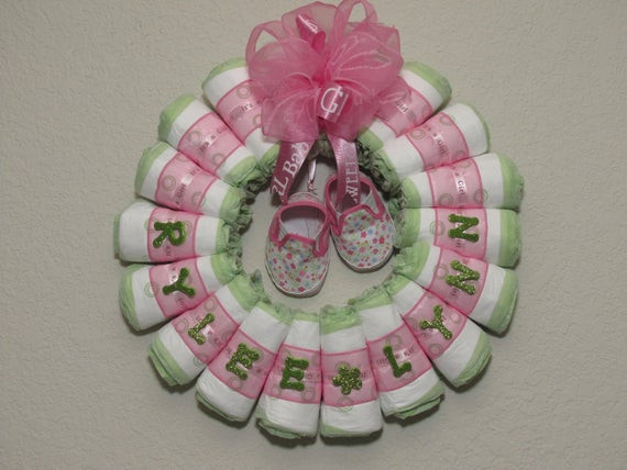 Baby Shower Diaper Crafts
 Small Rolled Baby Girl Diaper Wreath